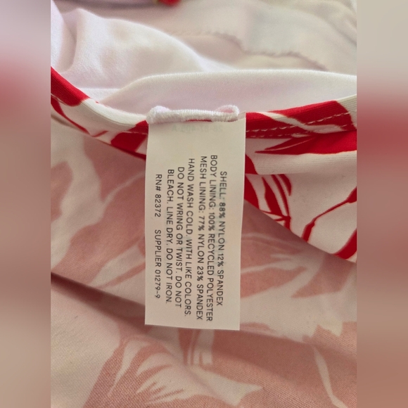 Liz Claiborne women's size 14 one-piece swimsuit - Picture 16 of 16